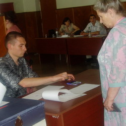 În municipiile Chişinău şi Bălţi până la 16.00 votaseră mai puţin de 25% din alegători