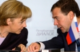 Merkel i-a promis lui Medvedev că UE va aboli vizele pentru ruşi, dacă se retrage din Transnistria 