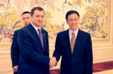 Vlad Filat conferă cu primarul orașului Shangai 