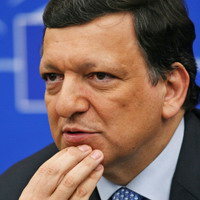 Manuel Barroso declară la Bucureşti că UE se aşteaptă la reforme semnificative din partea Chişinăului