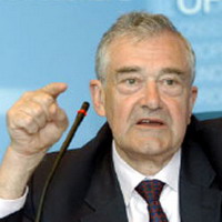 Terry Davis, Secretarul General al Consiliului Europei va efectua o vizita in Republica Moldova