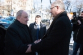 Președintele Nicolae Timofti a semnat în cartea de condoleanţe de la Ambasada Franţei la Chișinău 