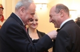 Traian Băsescu, decorat de președintele Republicii Moldova cu Ordinul 