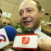 Intilnire de taina cu ziaristii la Cotroceni: Basescu vrea Ucraina si Moldova in NATO