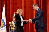 Ministrul Teodor Meleșcanu, reprezentantul rezident PNUD Moldova Dafina Gerceva, tenismanul Radu Albot - decorați cu medalia ”Meritul Diplomatic”