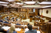 Deputații au aprobat demisia a trei membri ai Comisiei Electorale Centrale