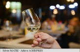 Peste 70 de vinificatori au fost instruiţi cu privire la îmbultelierea sterilă „la rece” a vinurilor