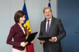 Trei acorduri de finanțare cu o valoare totală de 40,25 milioane EUR, semnate la Bruxelles de Maia Sandu și Johannes Hahn