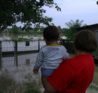 În Moldova sunt afectate peste 60 de localităţi, inundate 466 de case, 374 de vile, 76 baze de odihnă, distruse 83 de case