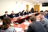 Ministrul Chiril Gaburici și Viceprim-ministrul Cristina Lesnic, în discuții cu operatorii de telefonie fixă și mobilă