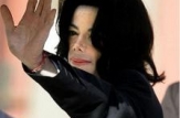 Cortina a căzut după ultimul show, fanii şi familia spun că Michael Jackson va trăi veşnic
