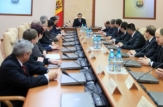 Guvernul a prelungit până la 1 ianuarie anul viitor termenul până la care maşinile cu numere de înmatriculare străine vor fi obligate să se înregistreze în Moldova sau să iasă din ţară
