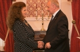 Președintele Nicolae Timofti i-a înmânat „Ordinul de Onoare” interpretei de muzică populară din România, Irina Loghin 