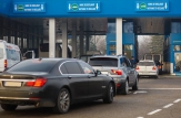 Persoanele fizice rezidente şi cele nerezidente care nu au scos mijloacele de transport declarate prin acţiune nu au dreptul să introducă pe teritoriul Republicii Moldova alte mijloace de transport