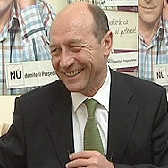 T. Basescu cere anticipate sau intrarea PSD la guvernare