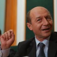 Traian Băsescu se operează de tiroidă în zilele următoare