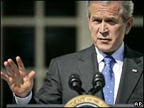 George Bush va efectua un turneu în Europa de Est