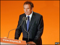 Francois Bayrou refuză să dea un consemn de vot