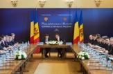 Documente bilaterale semnate la Iaşi, după şedinţa comună a Guvernelor României şi R. Moldova